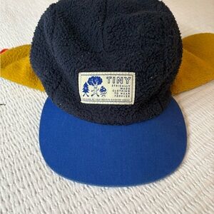 TinyCottons / Tiny Cottons fleece kids winter hat. Ear flaps + neck strap